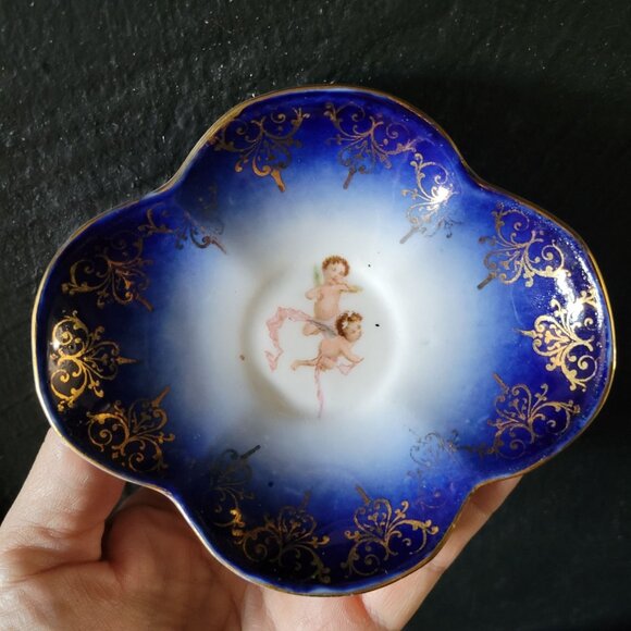 Pair of Antique Victoria Carlsbad Dishes Cherub Flow Blue with Gold Detailing - Picture 2 of 7